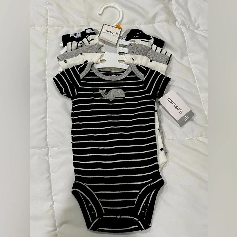 NWT✨Carter’s NEWBORN baby basics 🐳 comes with 5 ONESIS